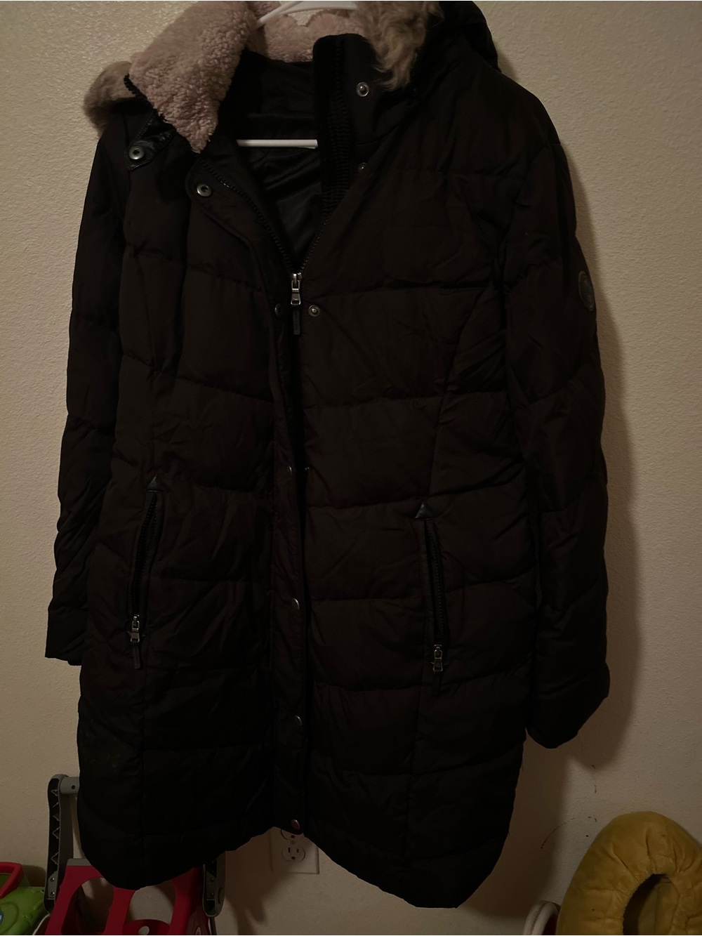 Women’s Black Puffer Coat with Faux Fur Trim